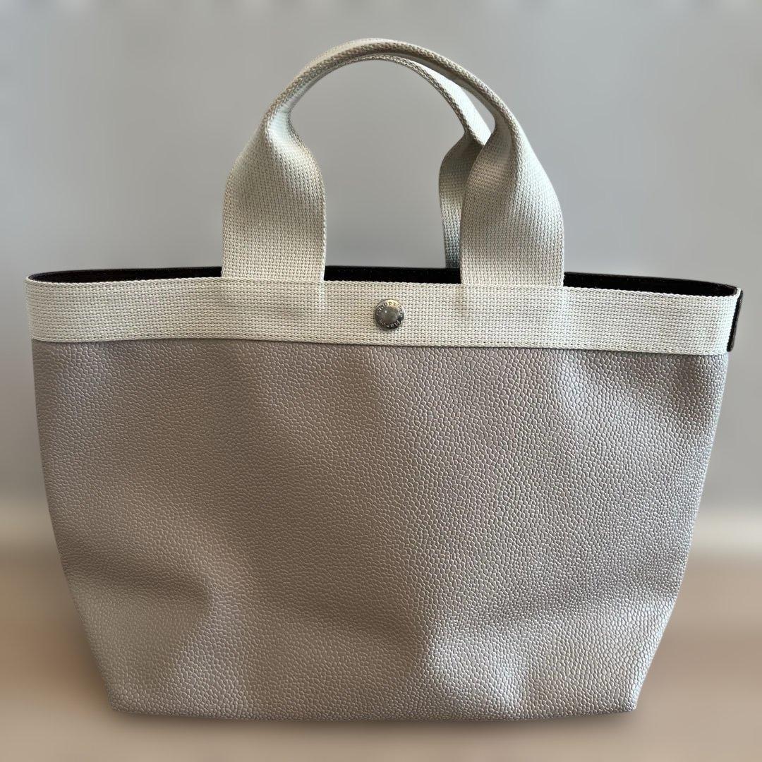 エルベシャプリエ　レザー 704GP スクエア　M　ハンドバッグ　トートバック