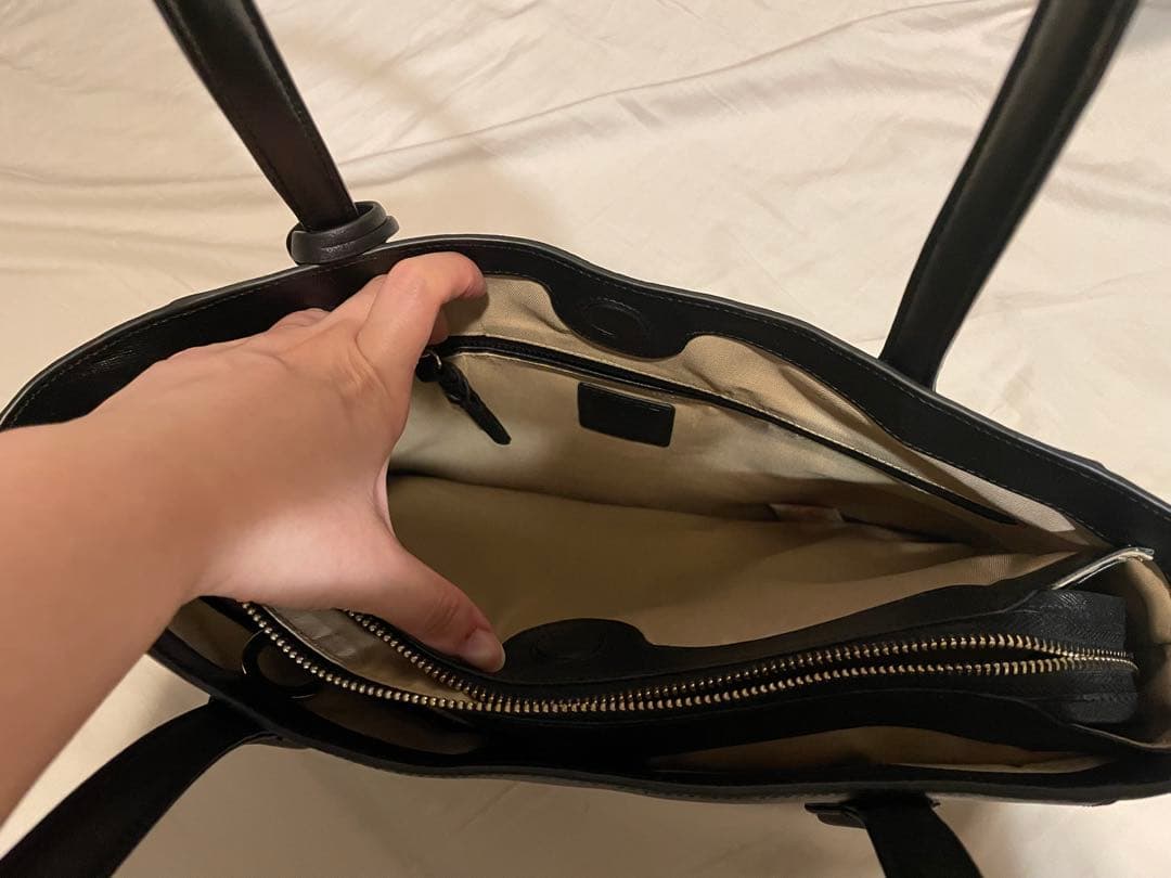 【新品、未使用】P.I.Dブラック トートバッグ 牛革