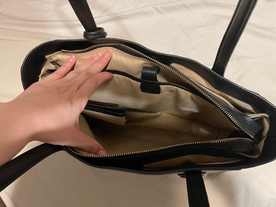 【新品、未使用】P.I.Dブラック トートバッグ 牛革