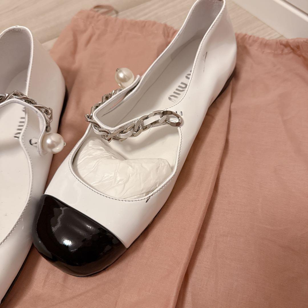 MIU MIU バレエシューズ 37 ホワイト/ブラック