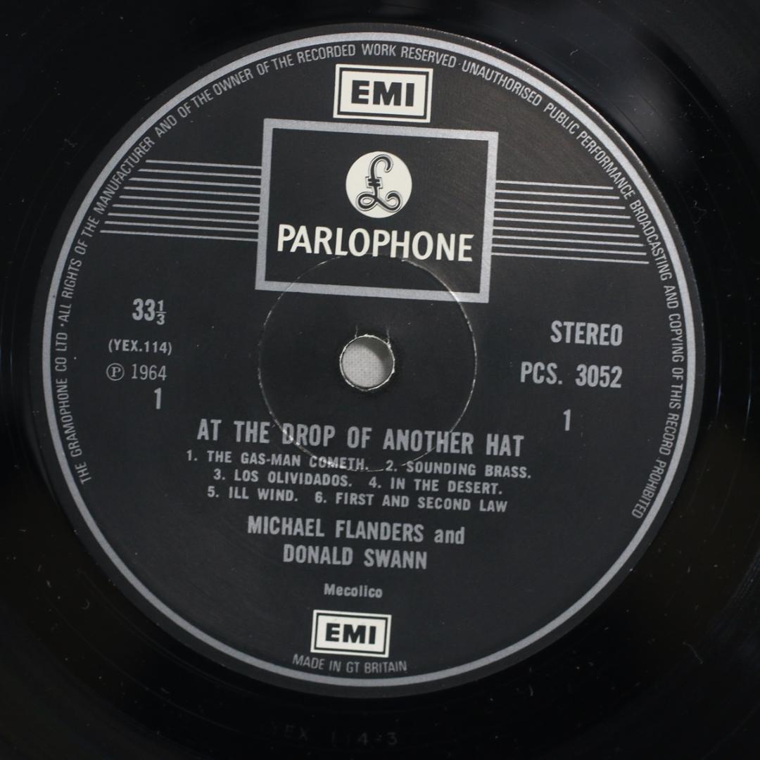 英LP At The Drop Of Another Hat UK盤 ステレオ