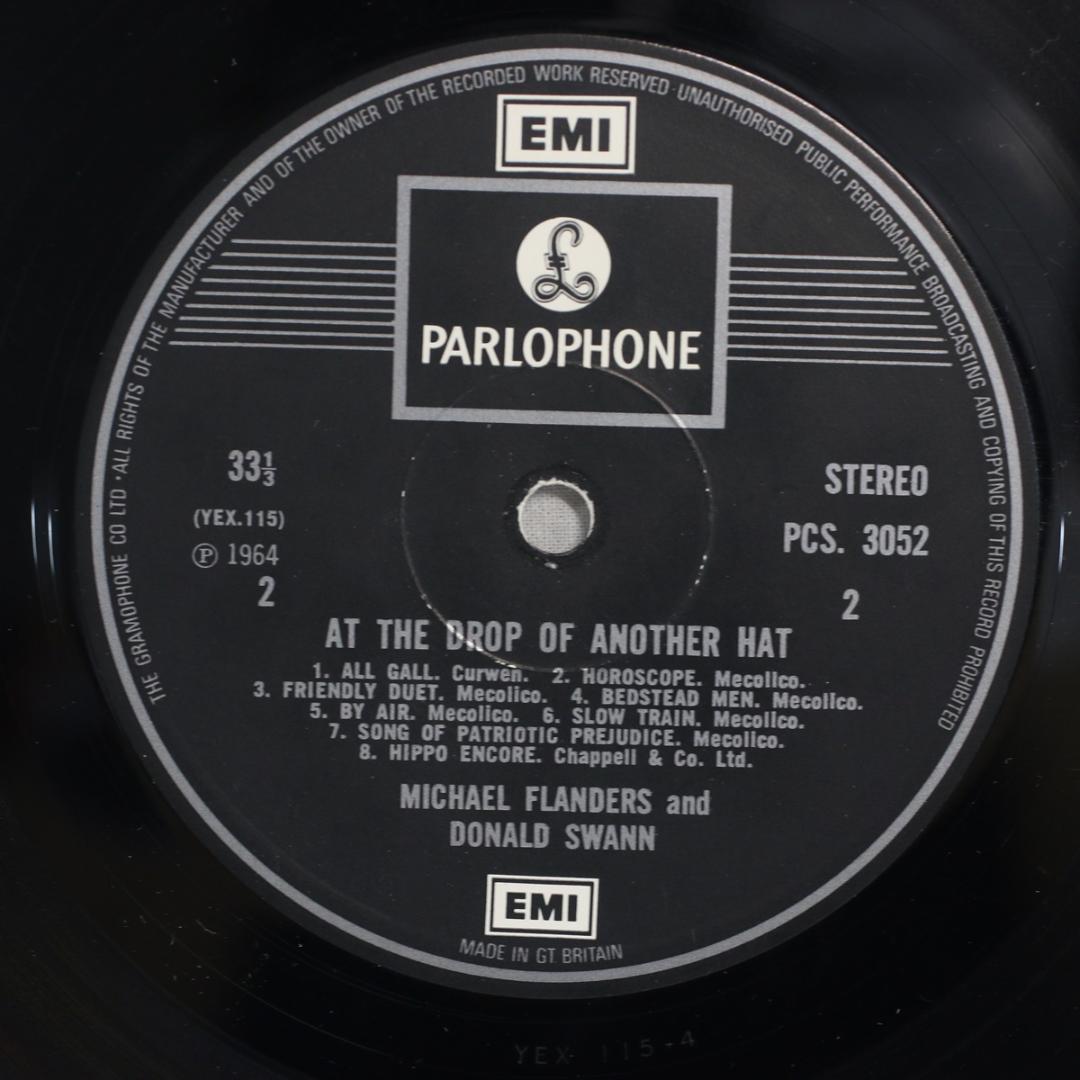 英LP At The Drop Of Another Hat UK盤 ステレオ