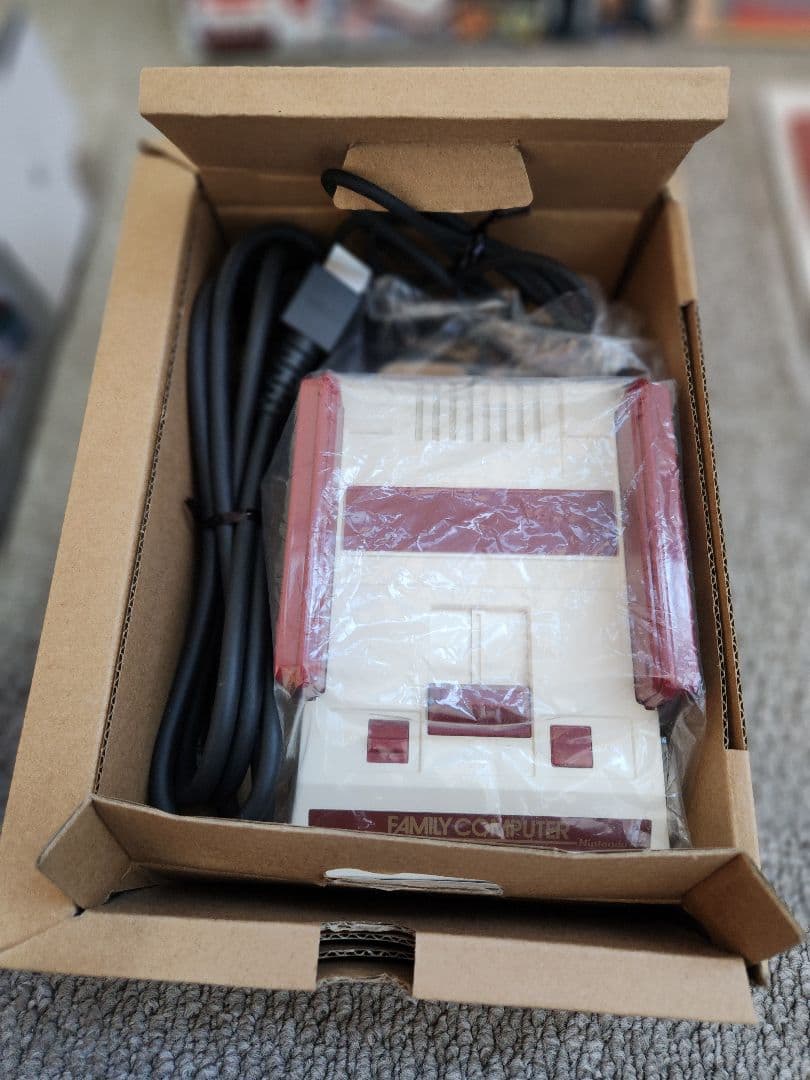 ニンテンドー　クラシックミニファミリーコンピュータ　　オマケ付きすぐ遊べるセット