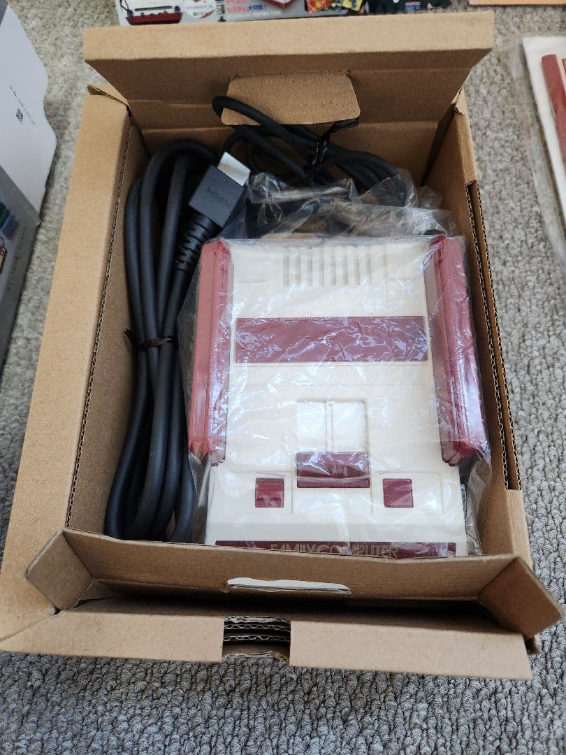 ニンテンドー　クラシックミニファミリーコンピュータ　　オマケ付きすぐ遊べるセット