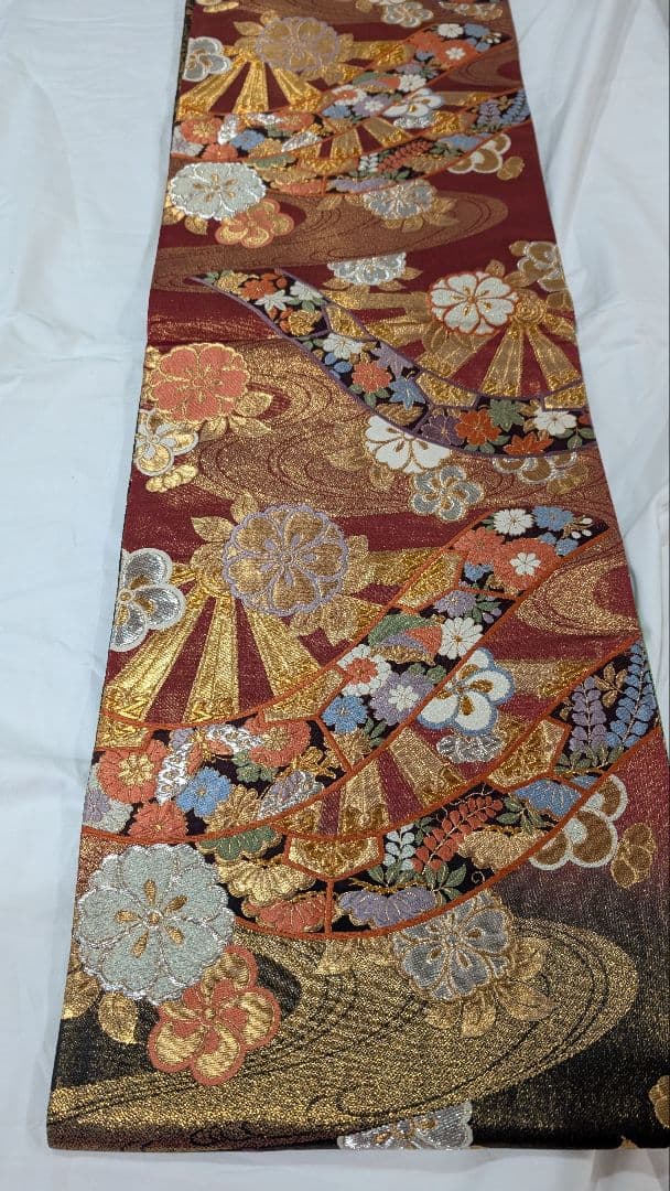 【珍品】豪華な金糸刺繍 袋帯•色柄が様々•これは1本です♪