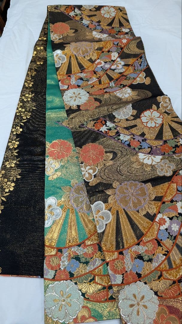 【珍品】豪華な金糸刺繍 袋帯•色柄が様々•これは1本です♪