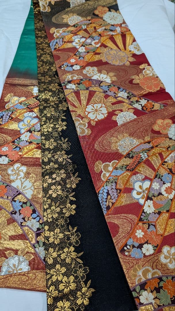 【珍品】豪華な金糸刺繍 袋帯•色柄が様々•これは1本です♪