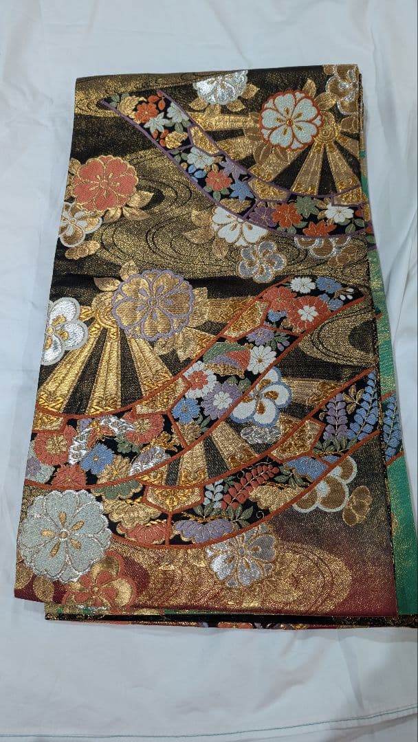 【珍品】豪華な金糸刺繍 袋帯•色柄が様々•これは1本です♪