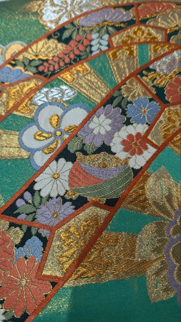【珍品】豪華な金糸刺繍 袋帯•色柄が様々•これは1本です♪