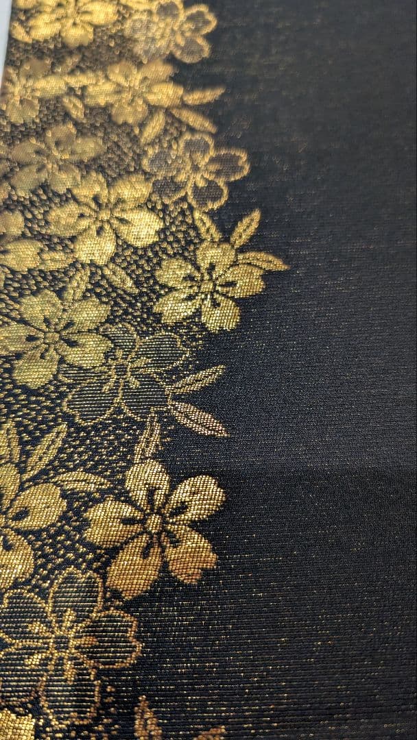 【珍品】豪華な金糸刺繍 袋帯•色柄が様々•これは1本です♪