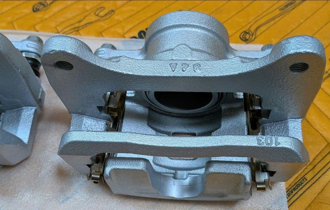 ZC33Sスイフトスポーツ用フロントブレーキキャリパー左右セット（O/H済み）