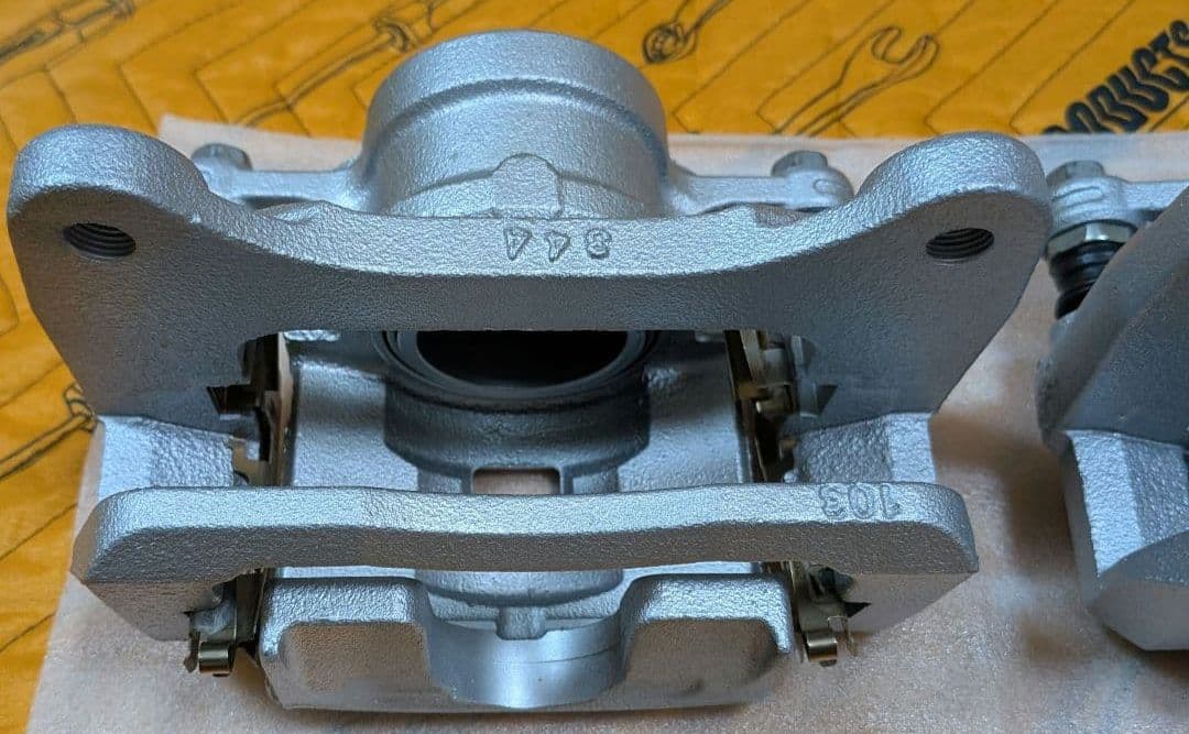 ZC33Sスイフトスポーツ用フロントブレーキキャリパー左右セット（O/H済み）