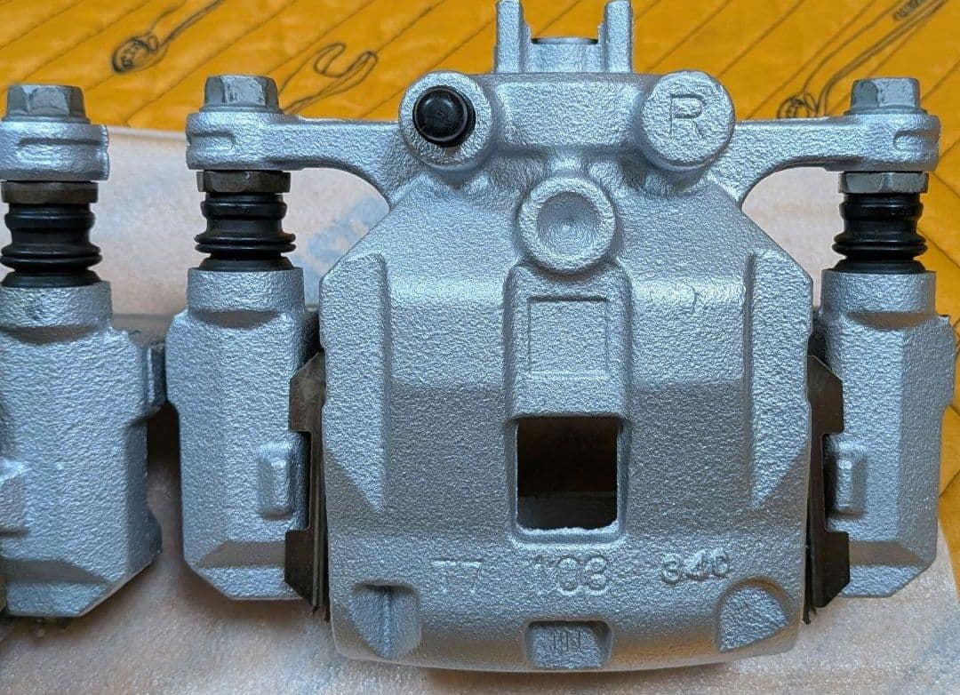 ZC33Sスイフトスポーツ用フロントブレーキキャリパー左右セット（O/H済み）