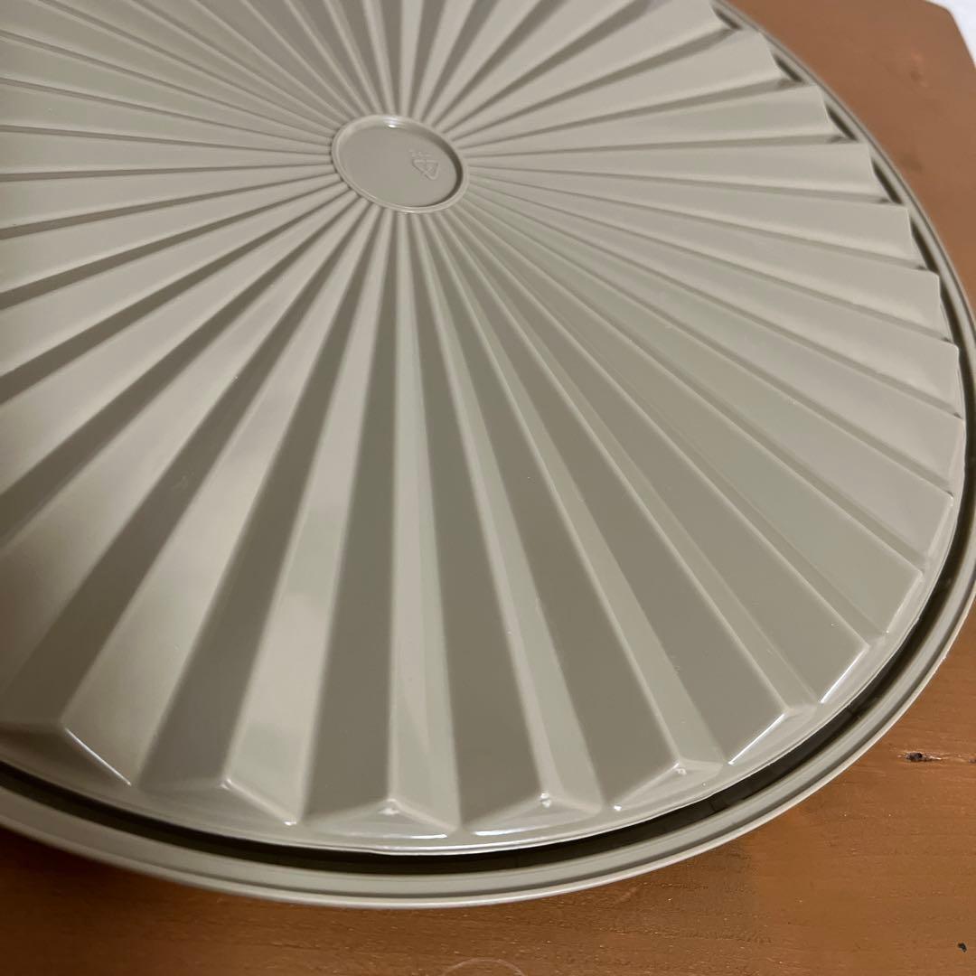 タッパーウェア　マキシクイーンデコレーター　 １１L グレージュ