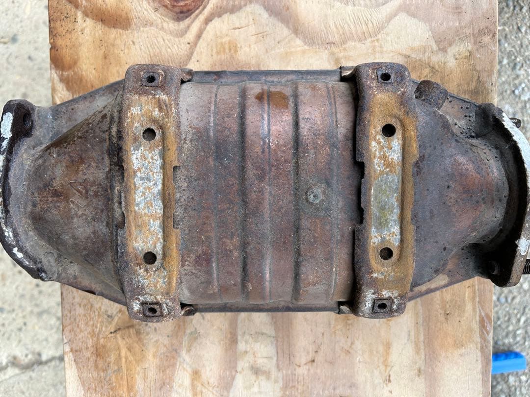 ⭐︎今週限定⭐︎日産　触媒　X4 HCR32