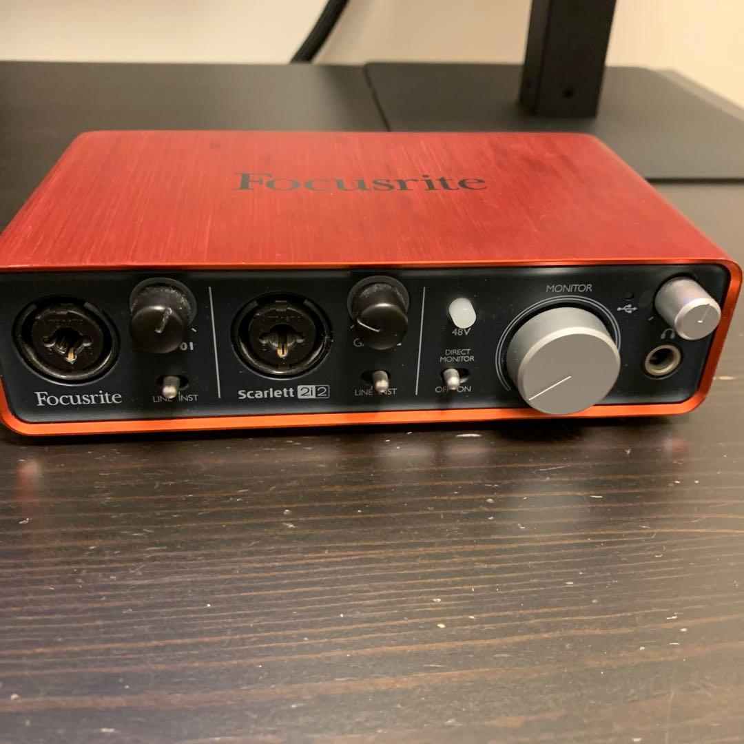 Focusrite Scarlett 2i2 1st gen ケーブル付き