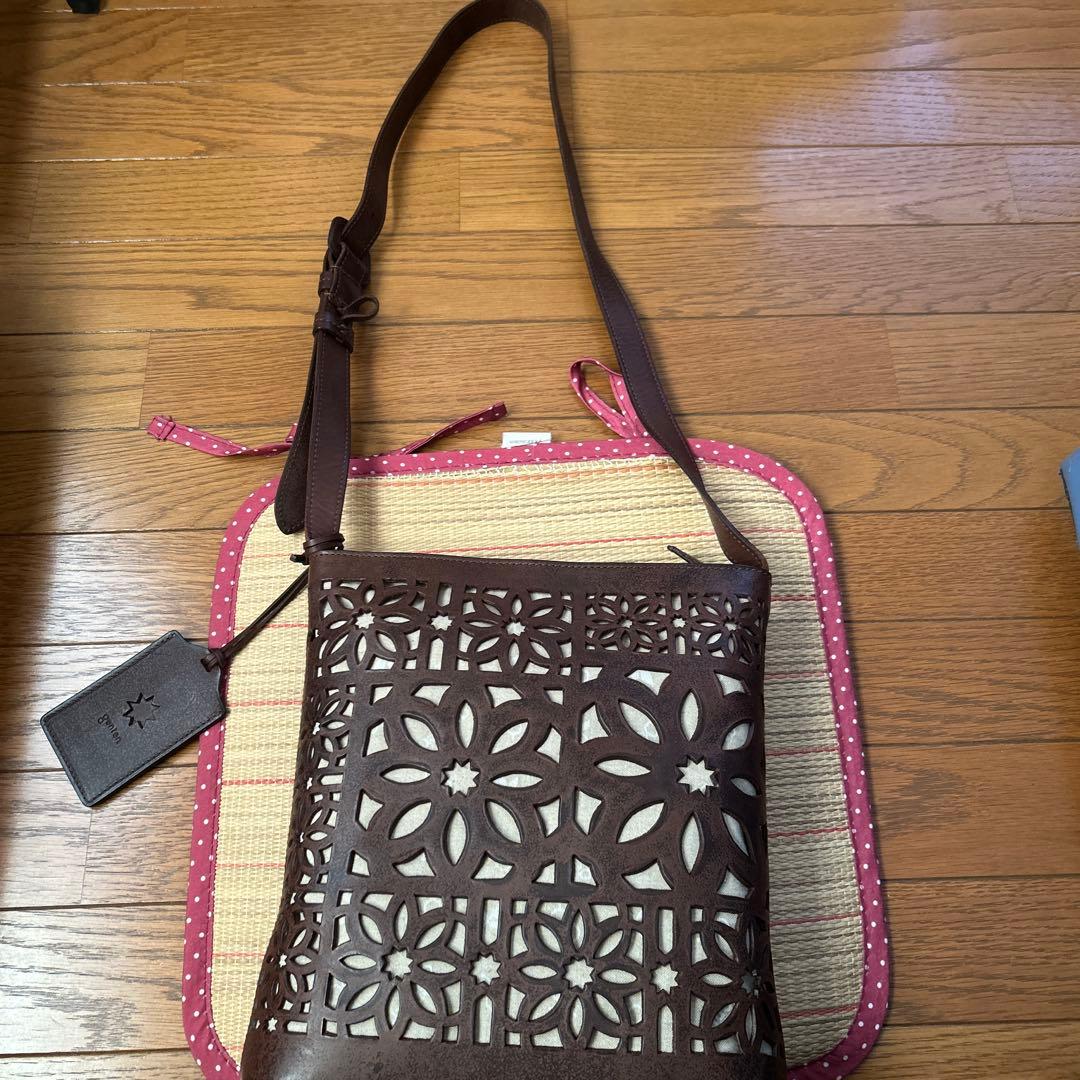 七*コ様 genten ダークブラウンショルダーバッグ