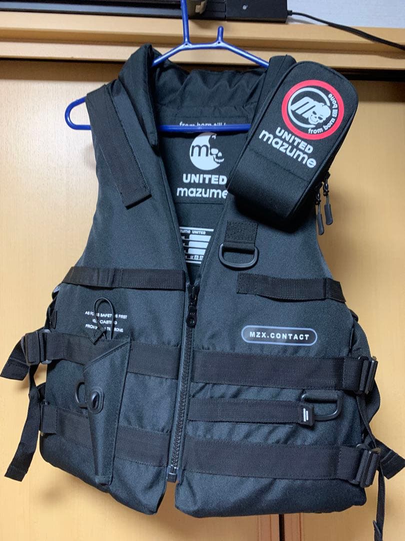 M　mazume MZX.CONTACT 黒 ライフジャケット
