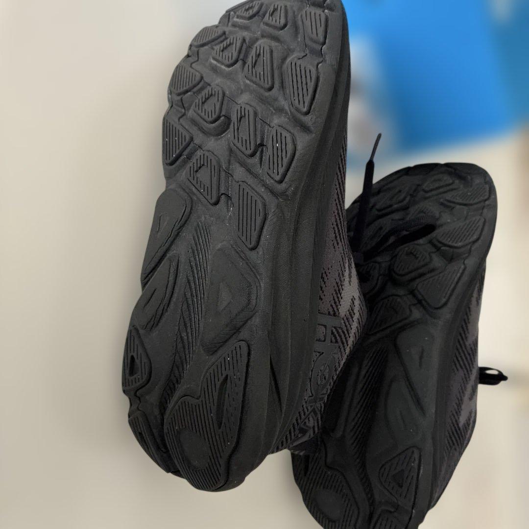 HOKA CLIFTON 9 ブラック スニーカー