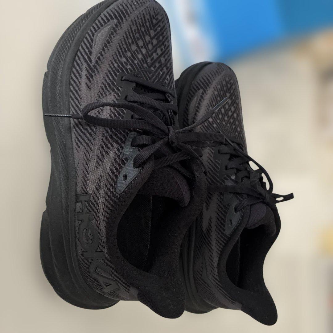 HOKA CLIFTON 9 ブラック スニーカー