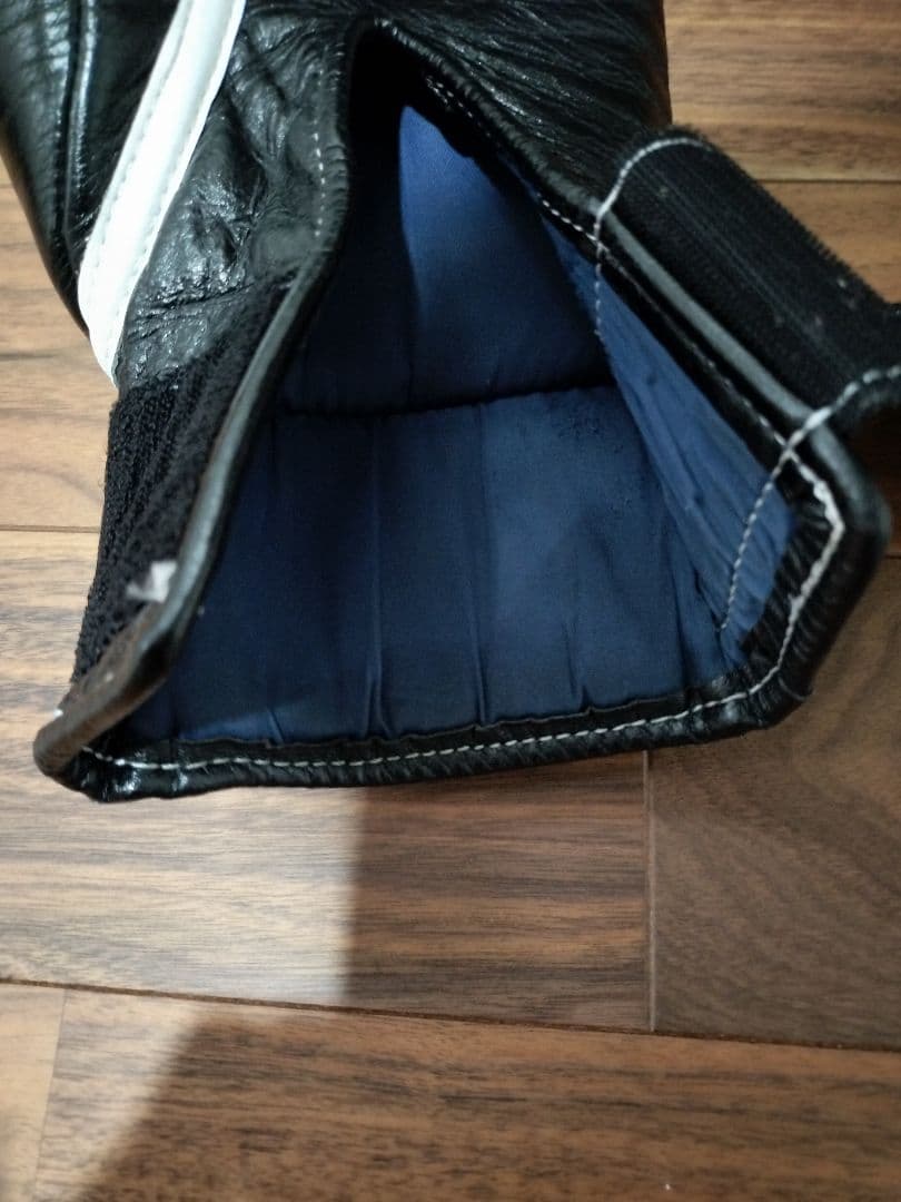 Winning ボクシンググローブ 10oz 黒