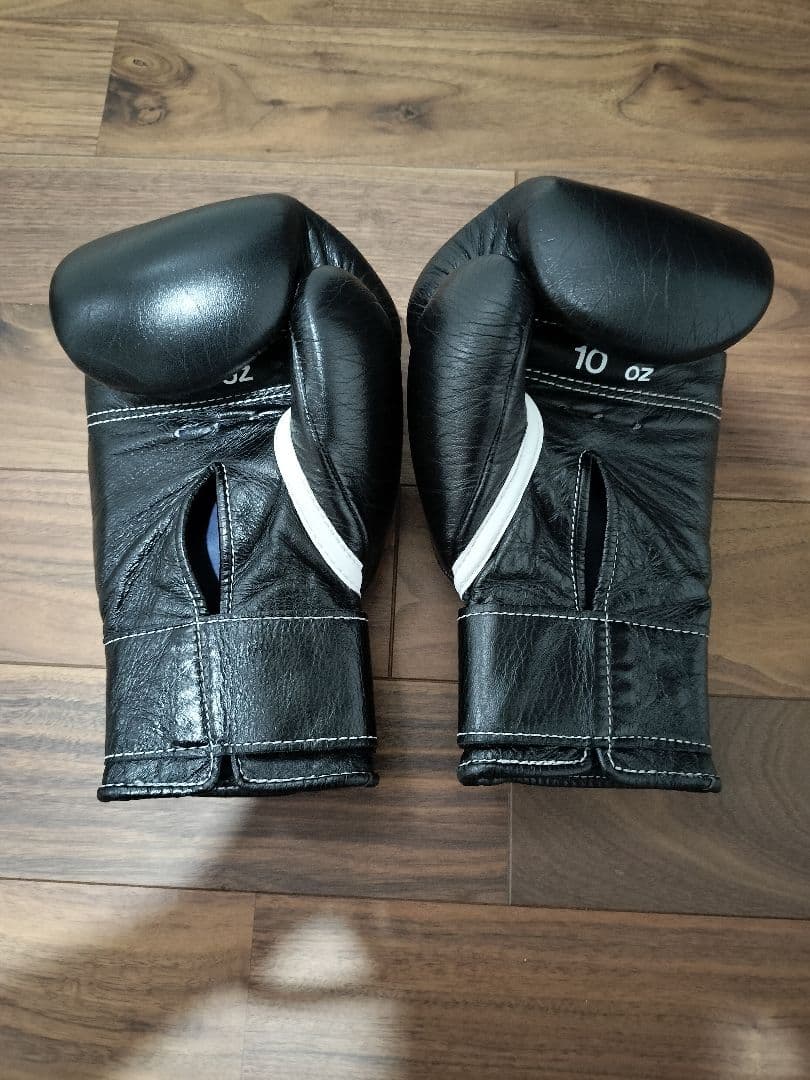 Winning ボクシンググローブ 10oz 黒