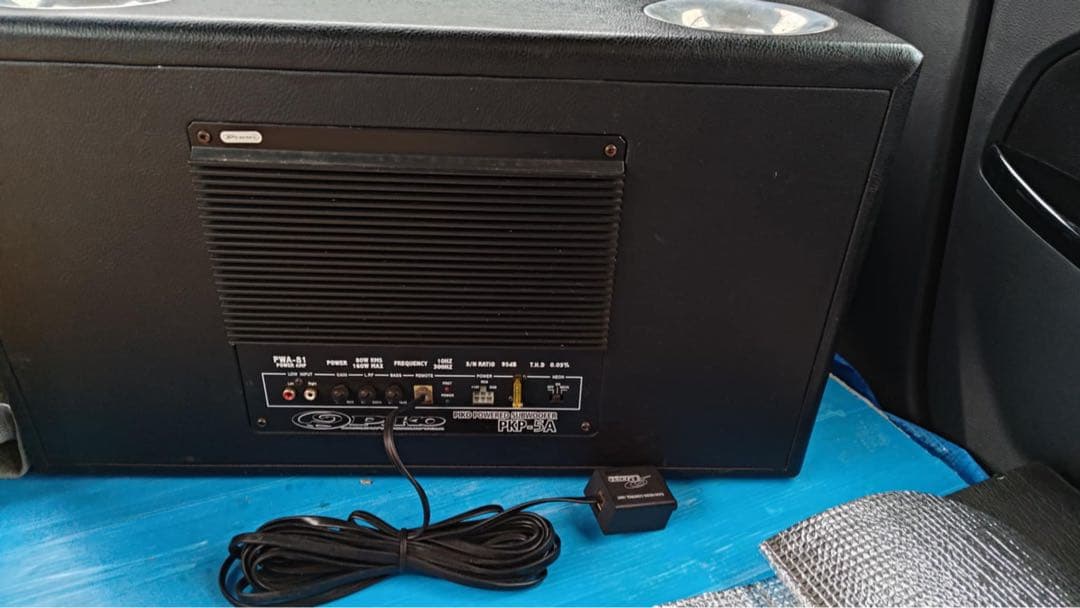 車が震える爆音・音圧★PIKO★アンプ内蔵・大型ツインウーハー