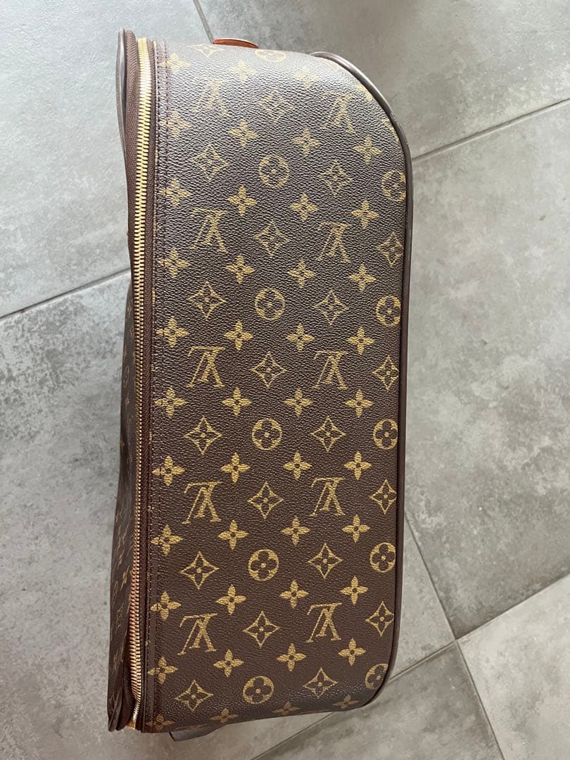 Vuitton キャリーケース