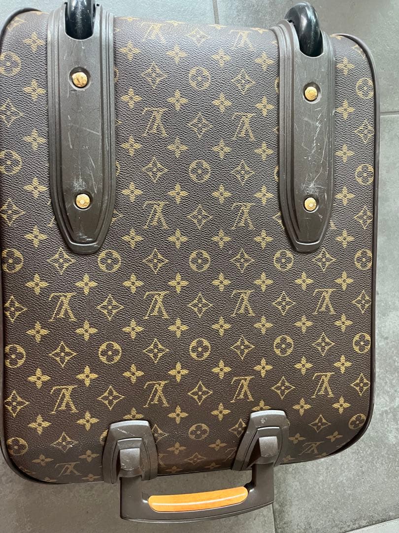 Vuitton キャリーケース