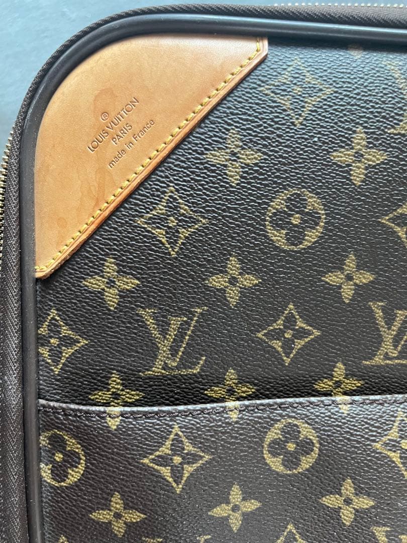 Vuitton キャリーケース