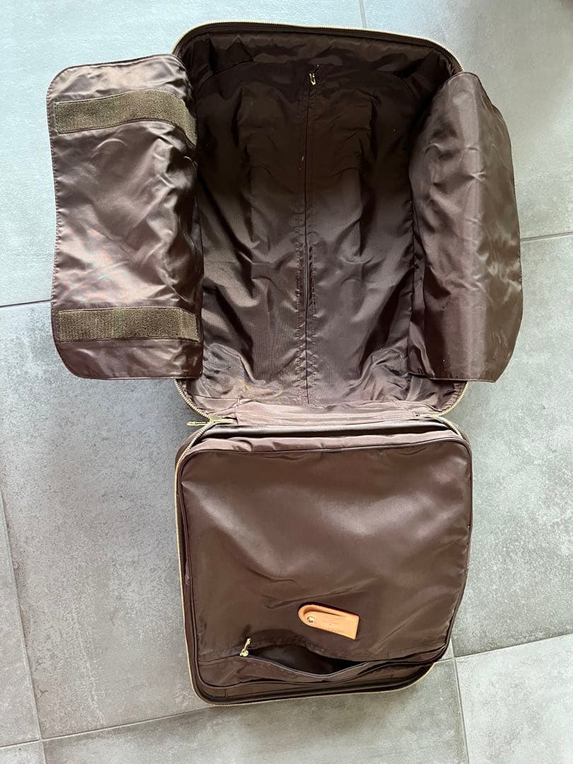 Vuitton キャリーケース