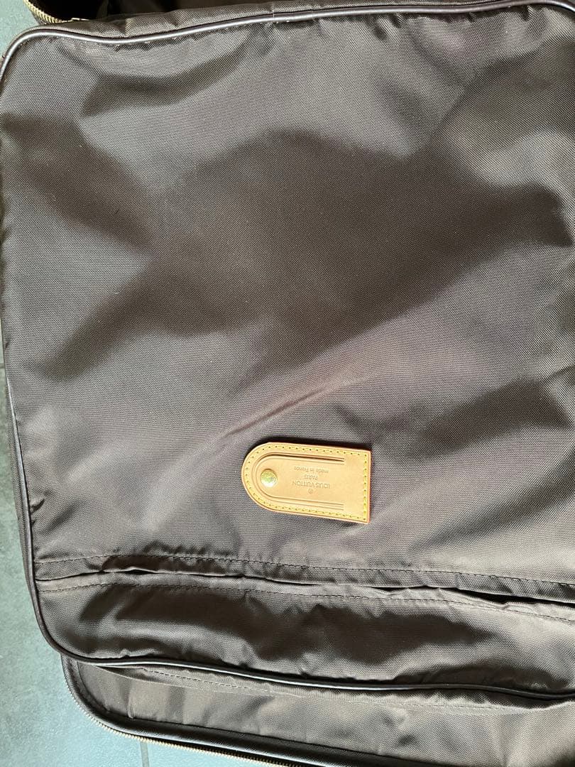 Vuitton キャリーケース