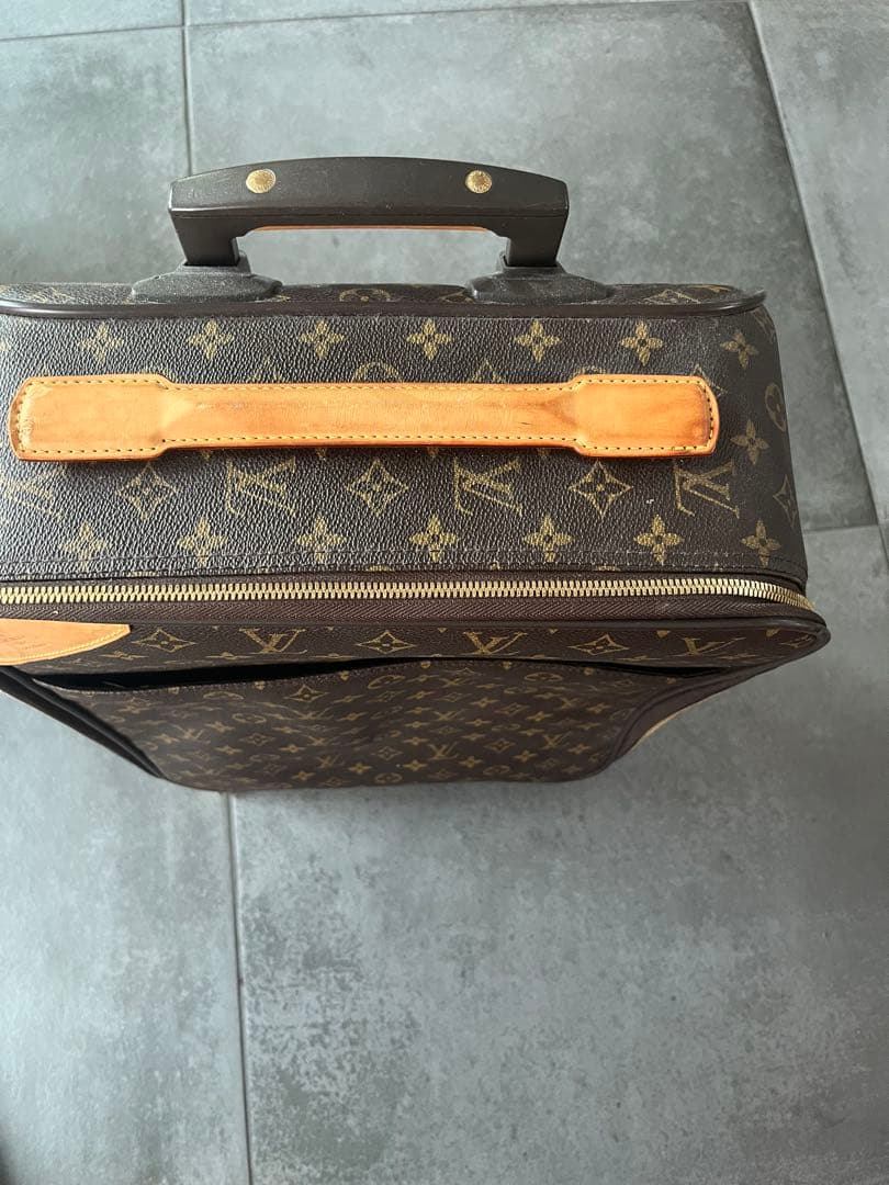 Vuitton キャリーケース