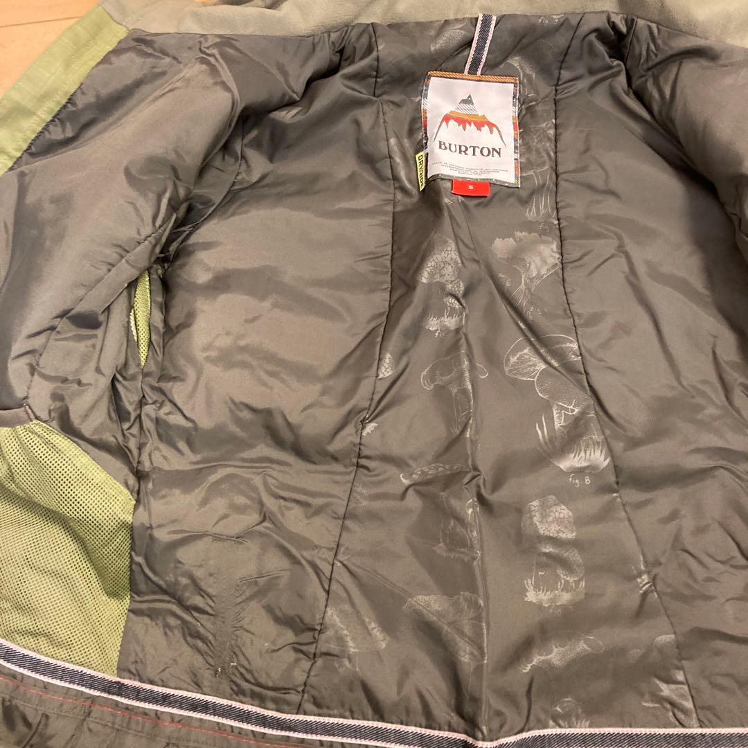 Burtonスノボーウェア