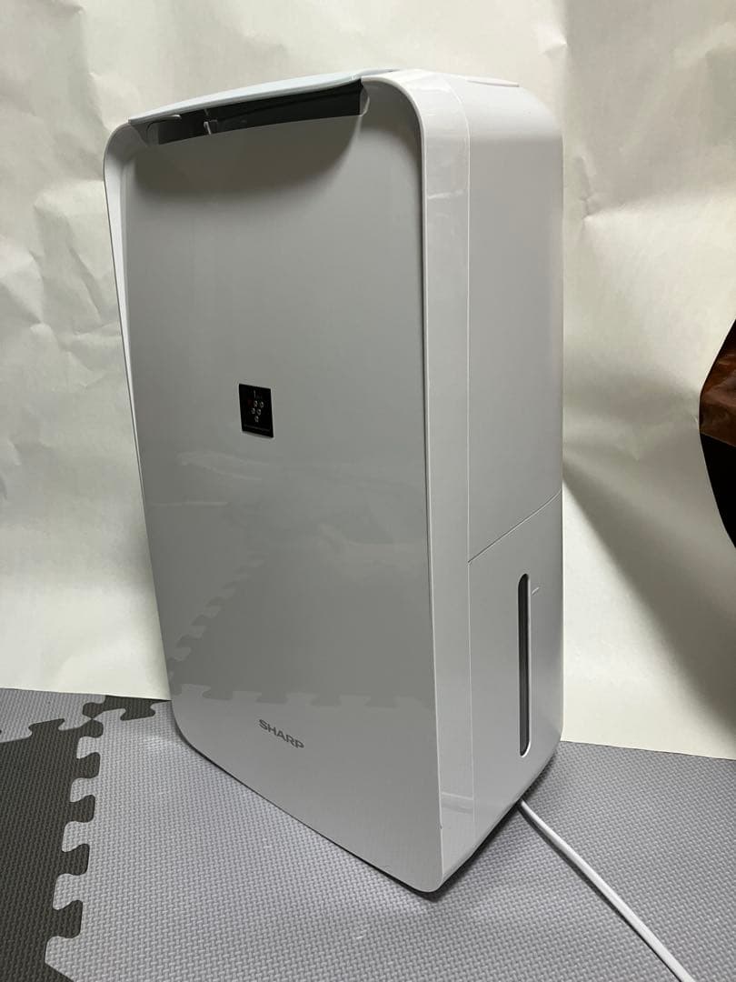 シャープ　衣類乾燥除湿機 CV-P71-W 8畳