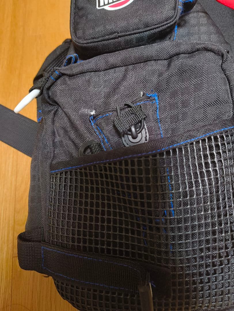 MAZUME MZXタイドマニア ライフジャケット ブラック/ブルー