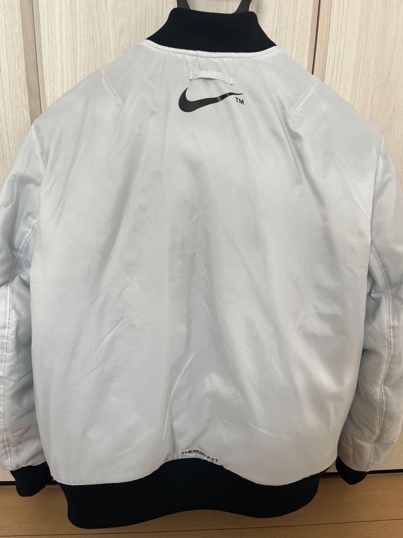 Nike MA-1 フライトジャケット リバーシブル