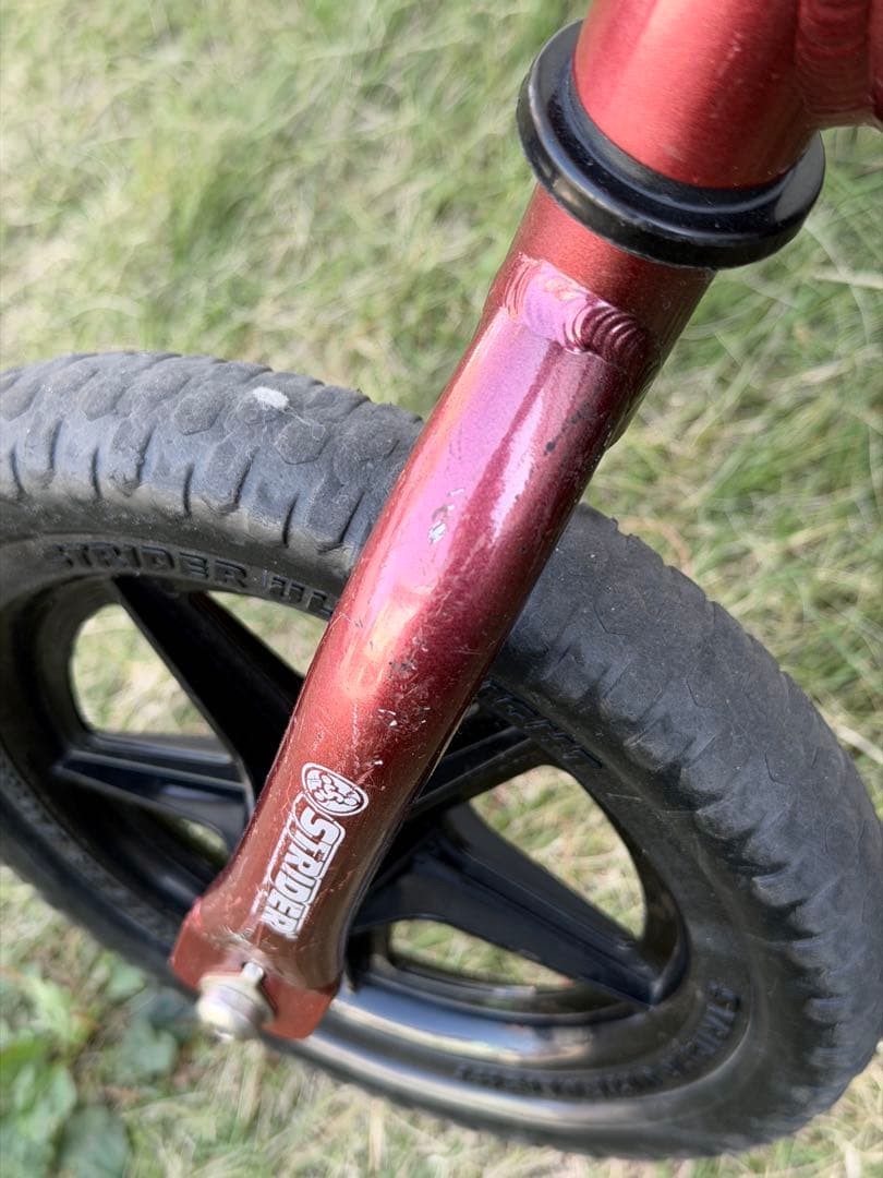 STRIDER PRO メタリックマルーン 12インチ【シンプルで軽い】