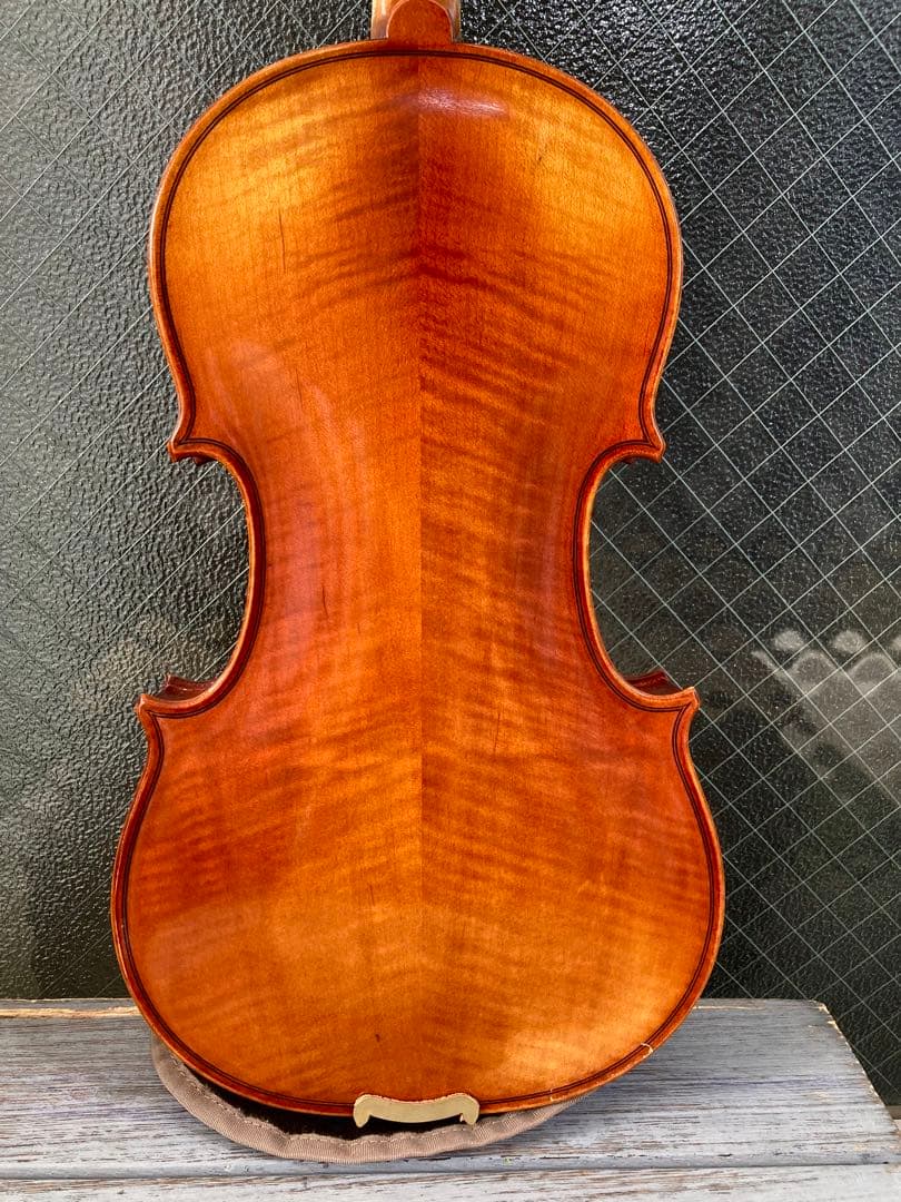 鈴木バイオリン, 4/4 N.330 SUZUKI VIOLIN