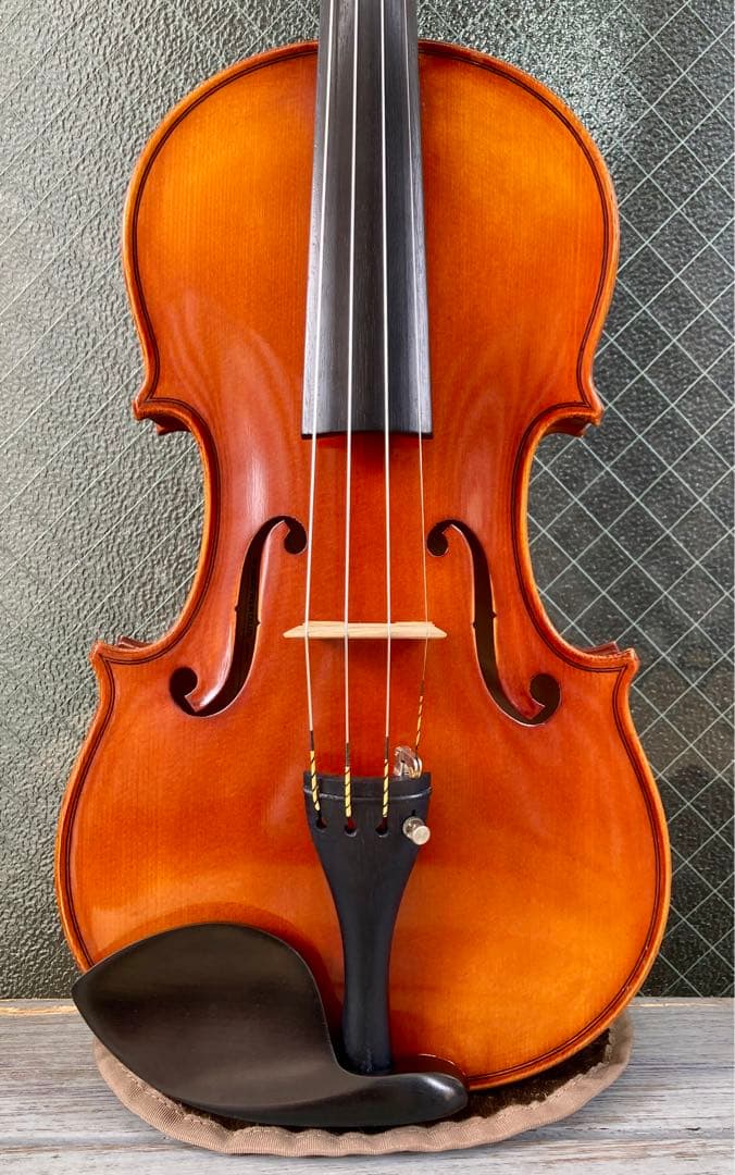 鈴木バイオリン, 4/4 N.330 SUZUKI VIOLIN