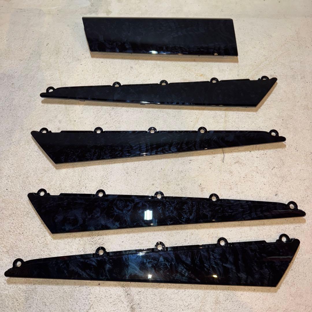 デリカD5 アクセントパネル　新車外し