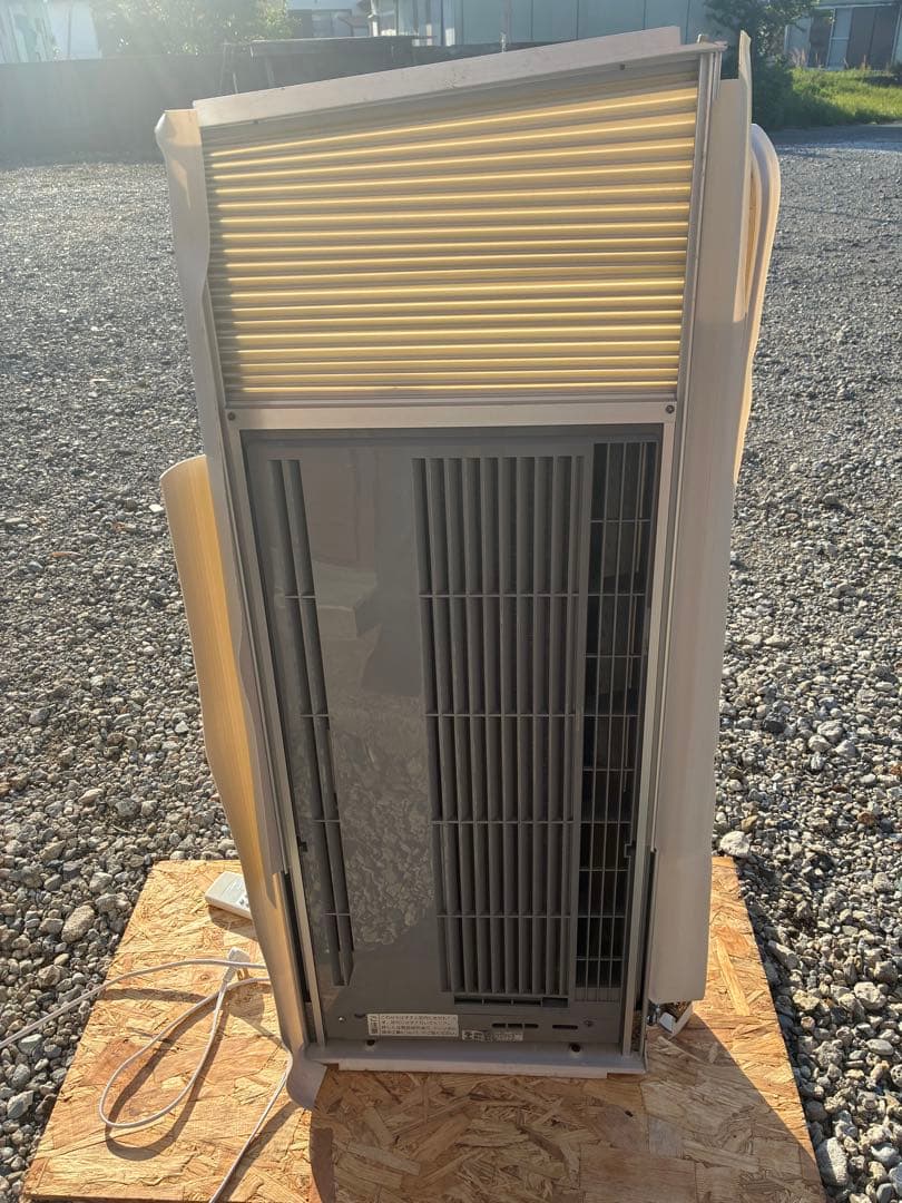 取りに来れる方限定。KOIZUMI 窓用エアコン KAW-1682