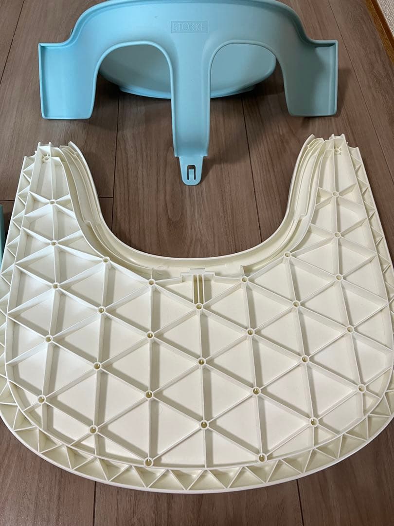 ストッケ　トリップトラップ用ベビーシートとテーブルセット