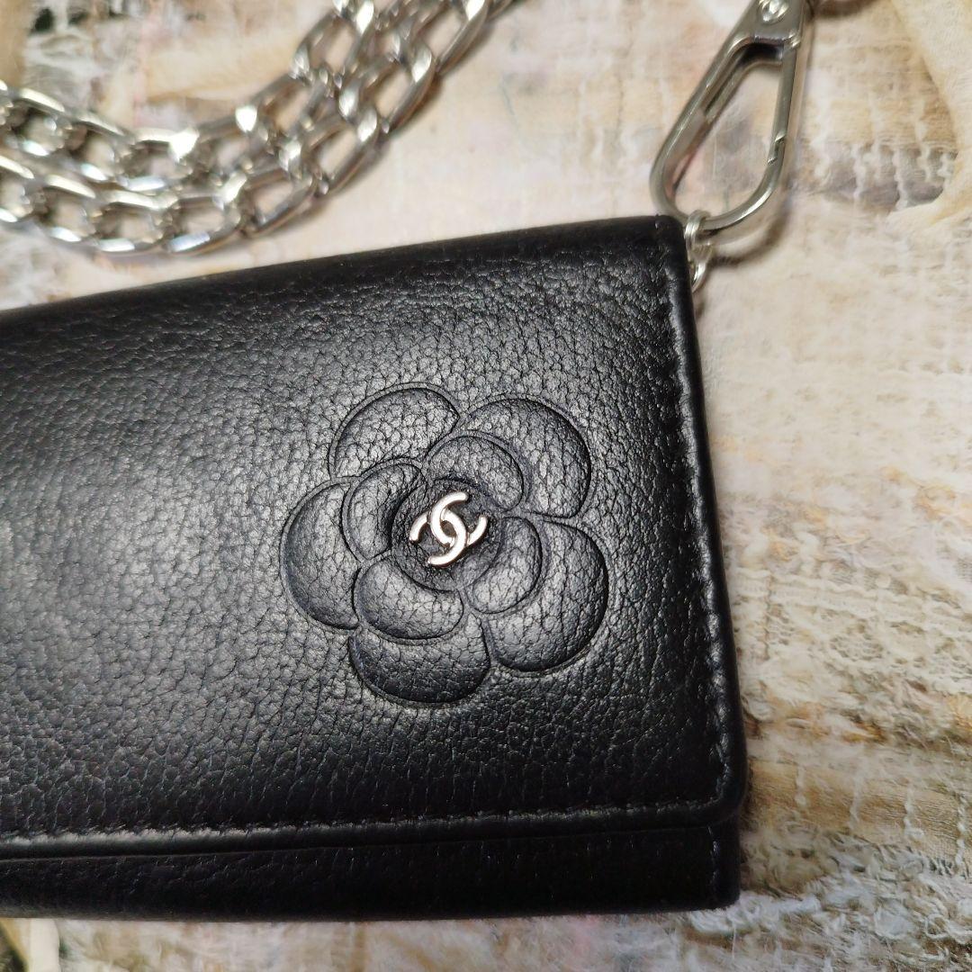 シャネル　カメリア　斜めがけキーケース