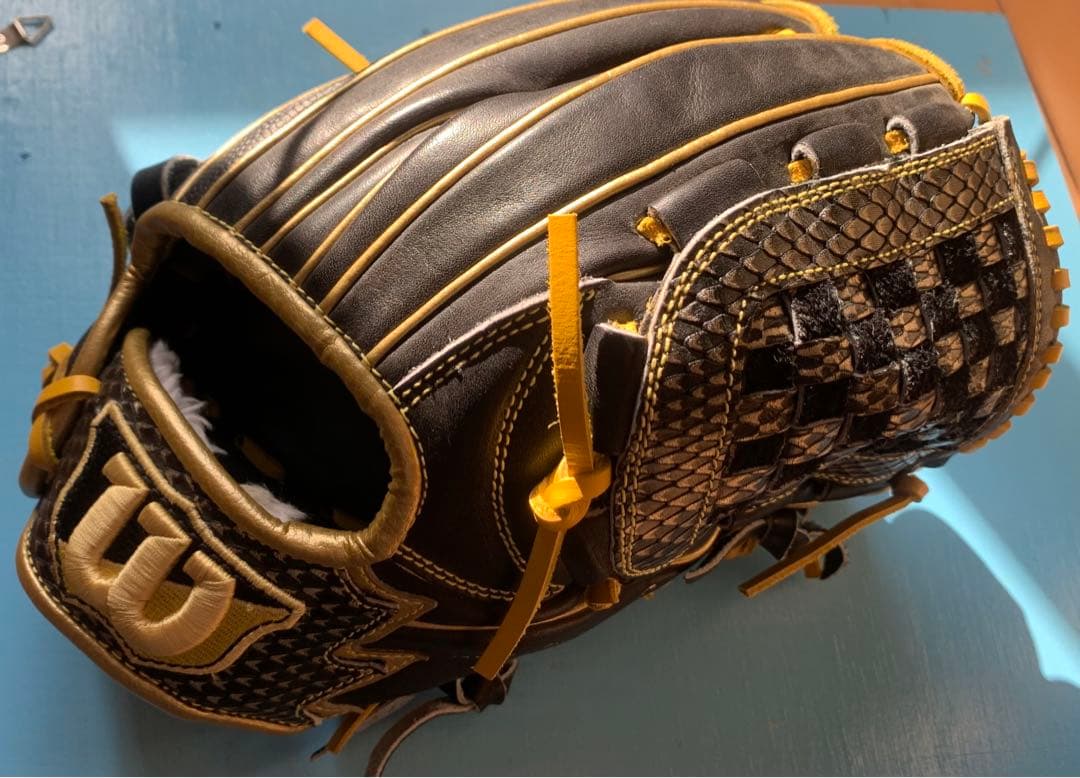 期間限定値下げしました！！ウィルソン　軟式内野用グローブ　右投用