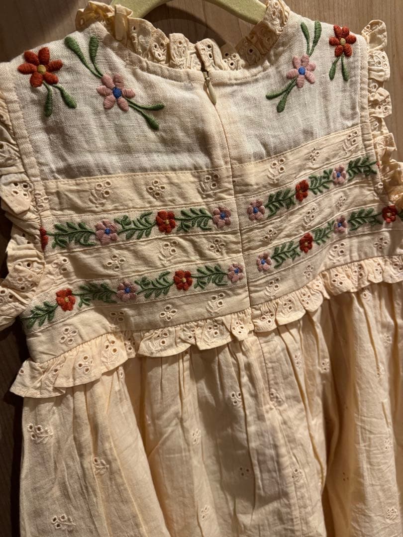 apolina 刺繍入りワンピース 5-7y 25ss