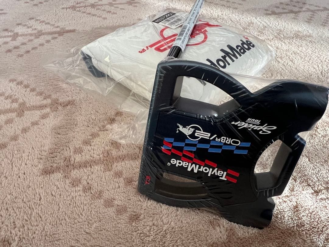 あいあい　テーラーメイド レッドブル パター