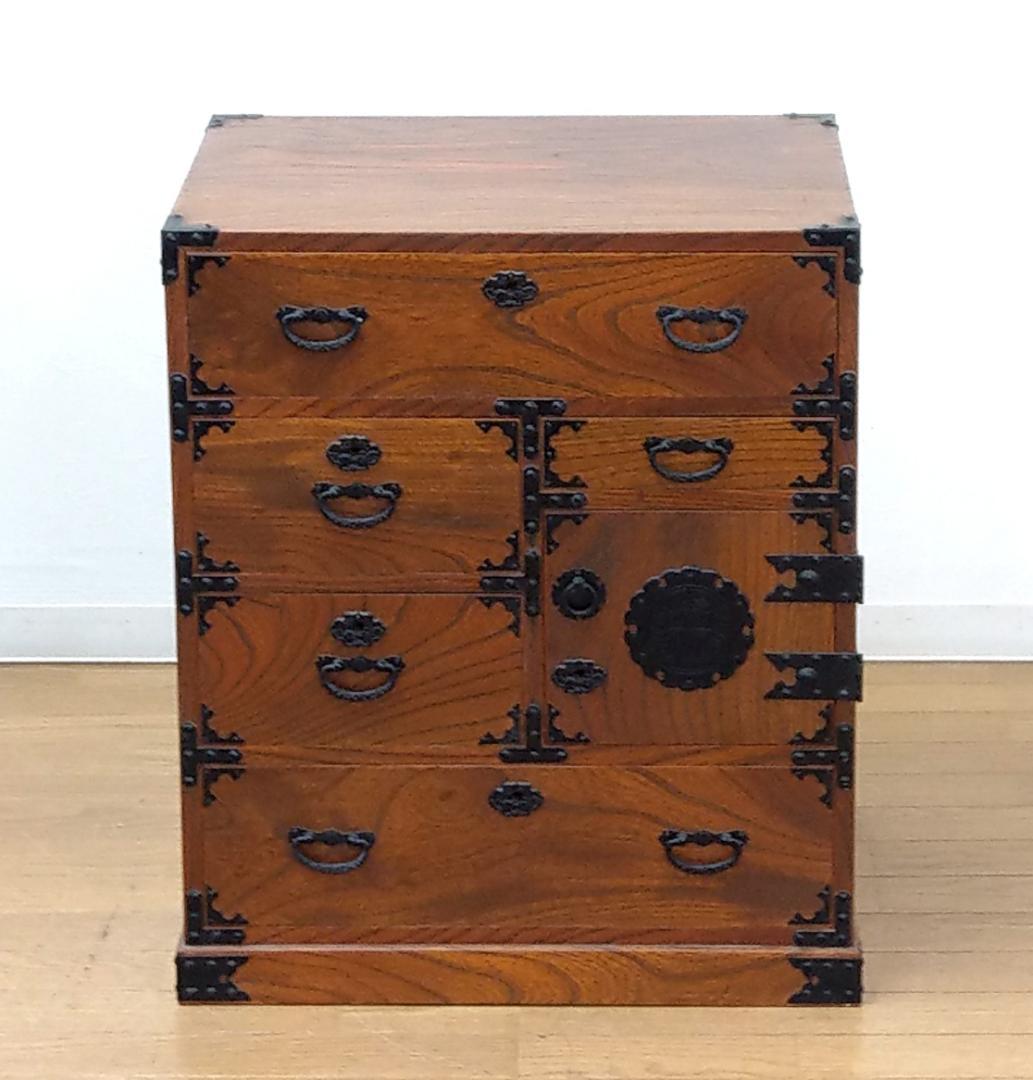 木製 欅 渦杢 杢目 内桐 鍵付き 彫刻飾り金具 民芸箪笥 小物整理収納 和家具