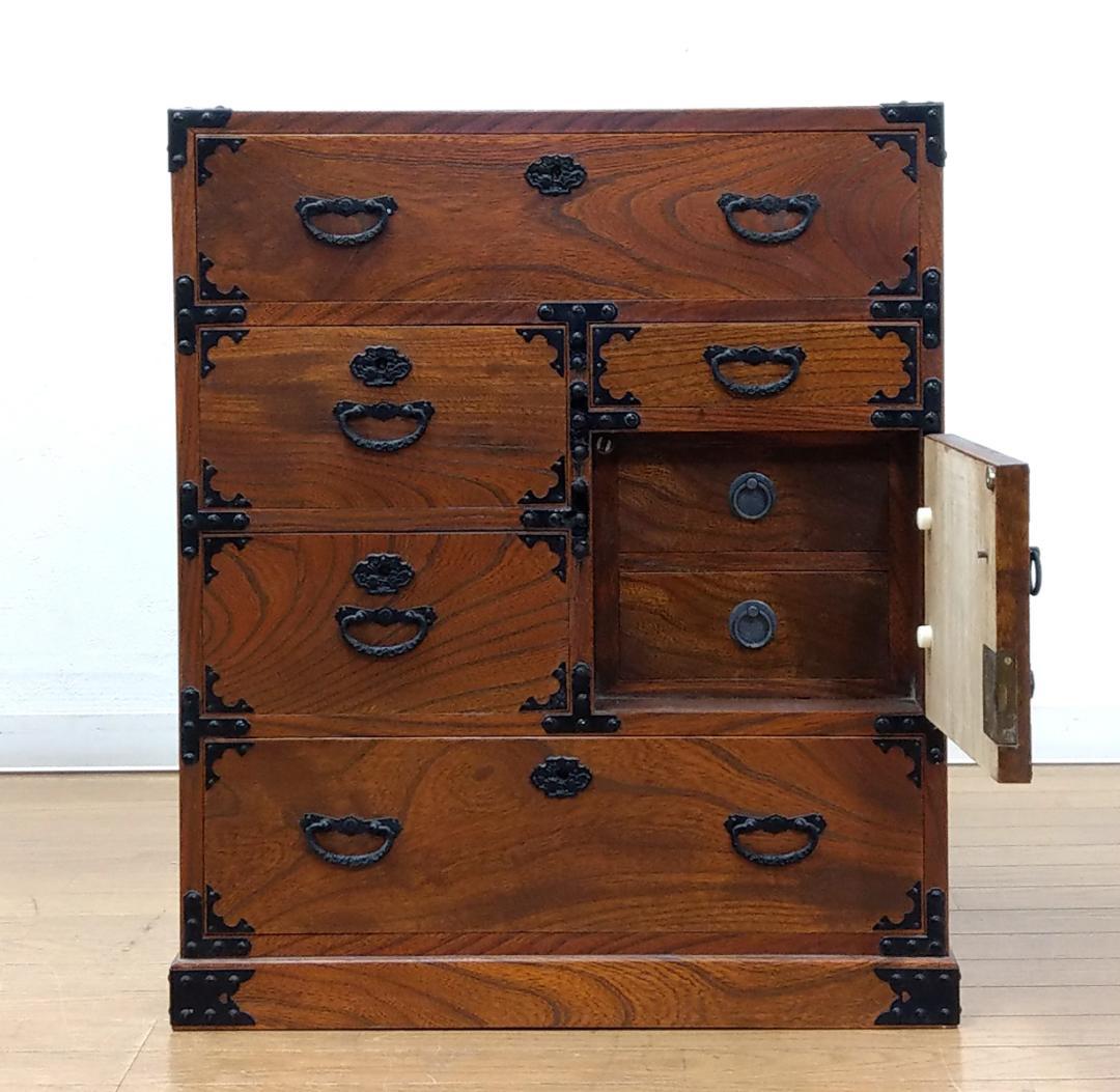 木製 欅 渦杢 杢目 内桐 鍵付き 彫刻飾り金具 民芸箪笥 小物整理収納 和家具