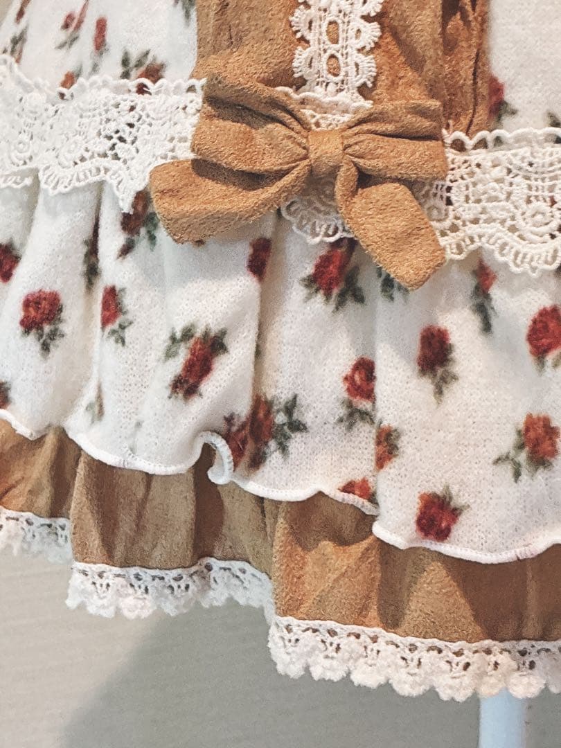 LIZ LISA フリル付きバラ柄フレアショートパンツアイボリー/ブラウン